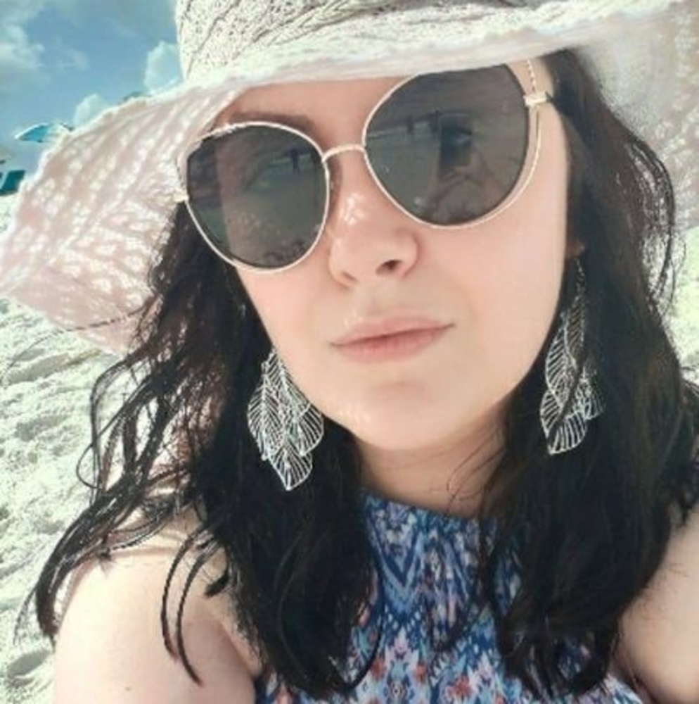 Meet your Posher, Jasmine